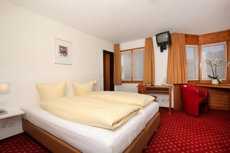 Hotel Central Obersaxen Pokoj fotografie